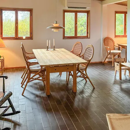 2 Bedroom Stunning In Helsinge