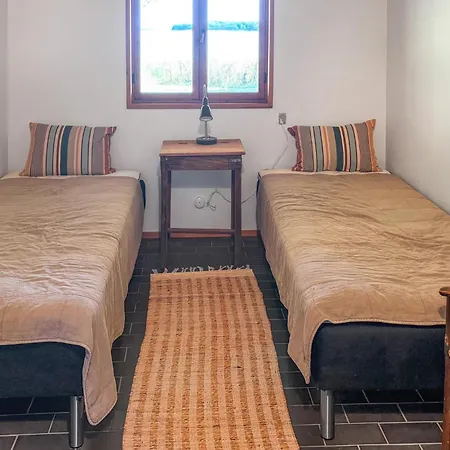 2 Bedroom Stunning In *